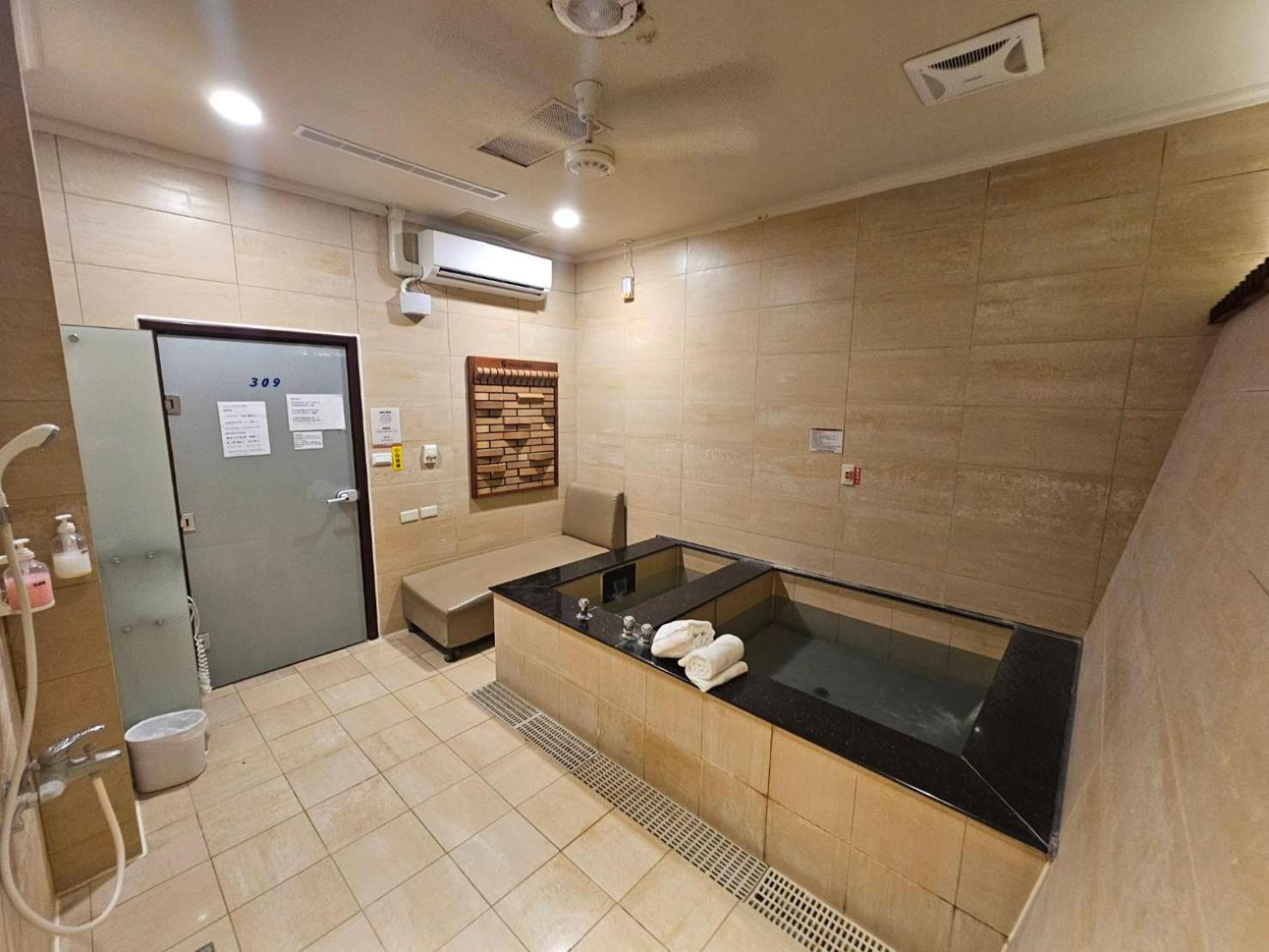 ホテル Wulai Shui An Hot Springs エクステリア 写真