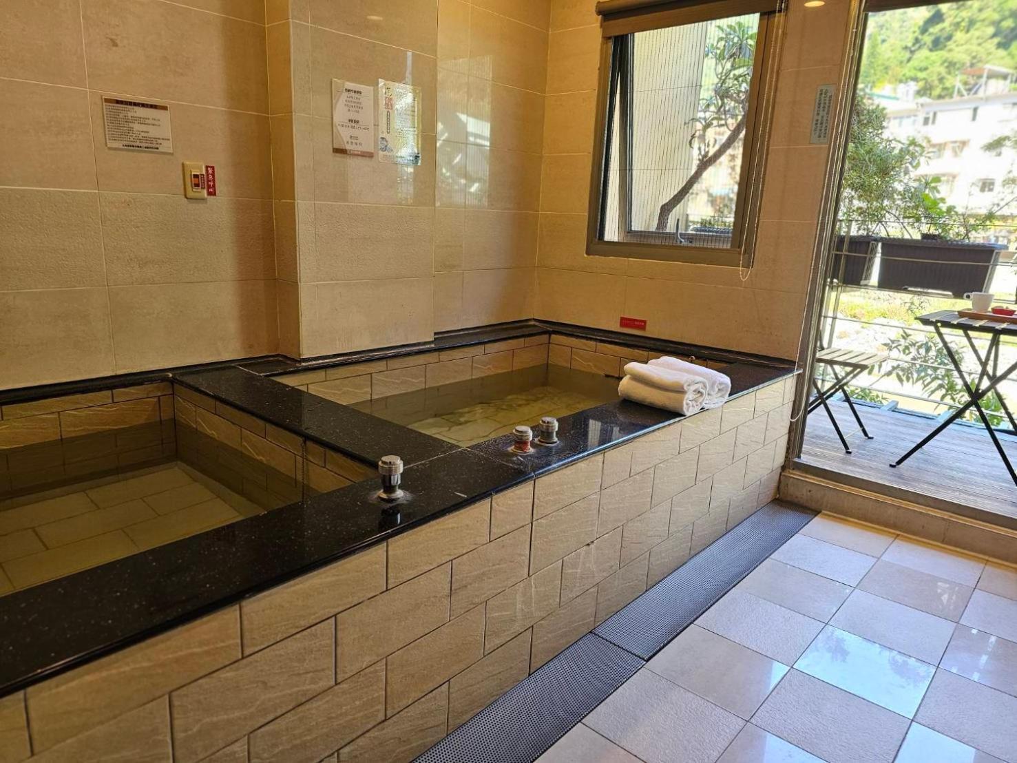 ホテル Wulai Shui An Hot Springs エクステリア 写真